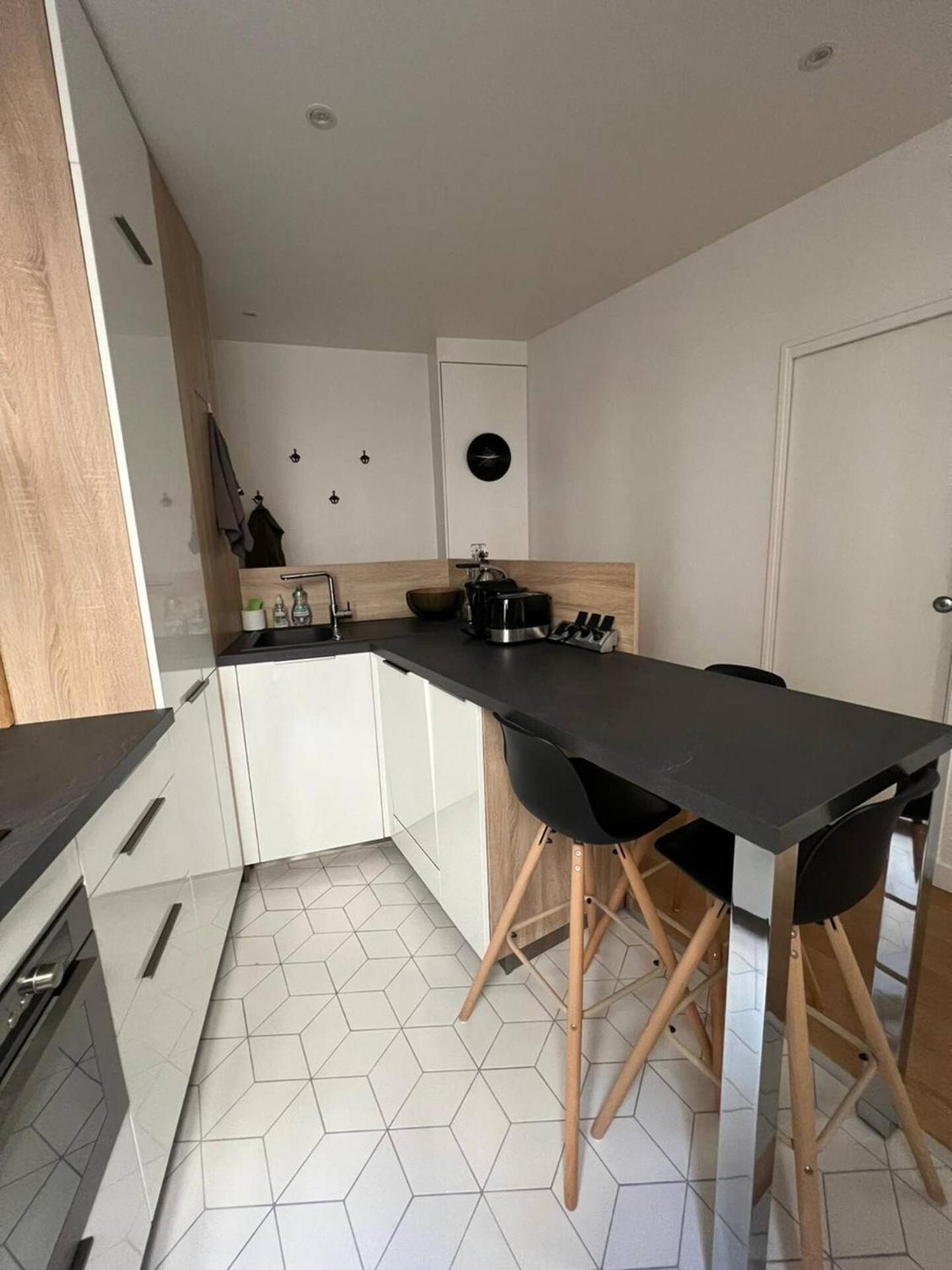 Confortable - Canal Saint Martin Apartment